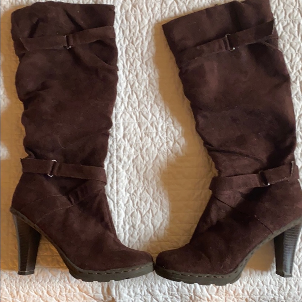 Healed Brown Suede Boots